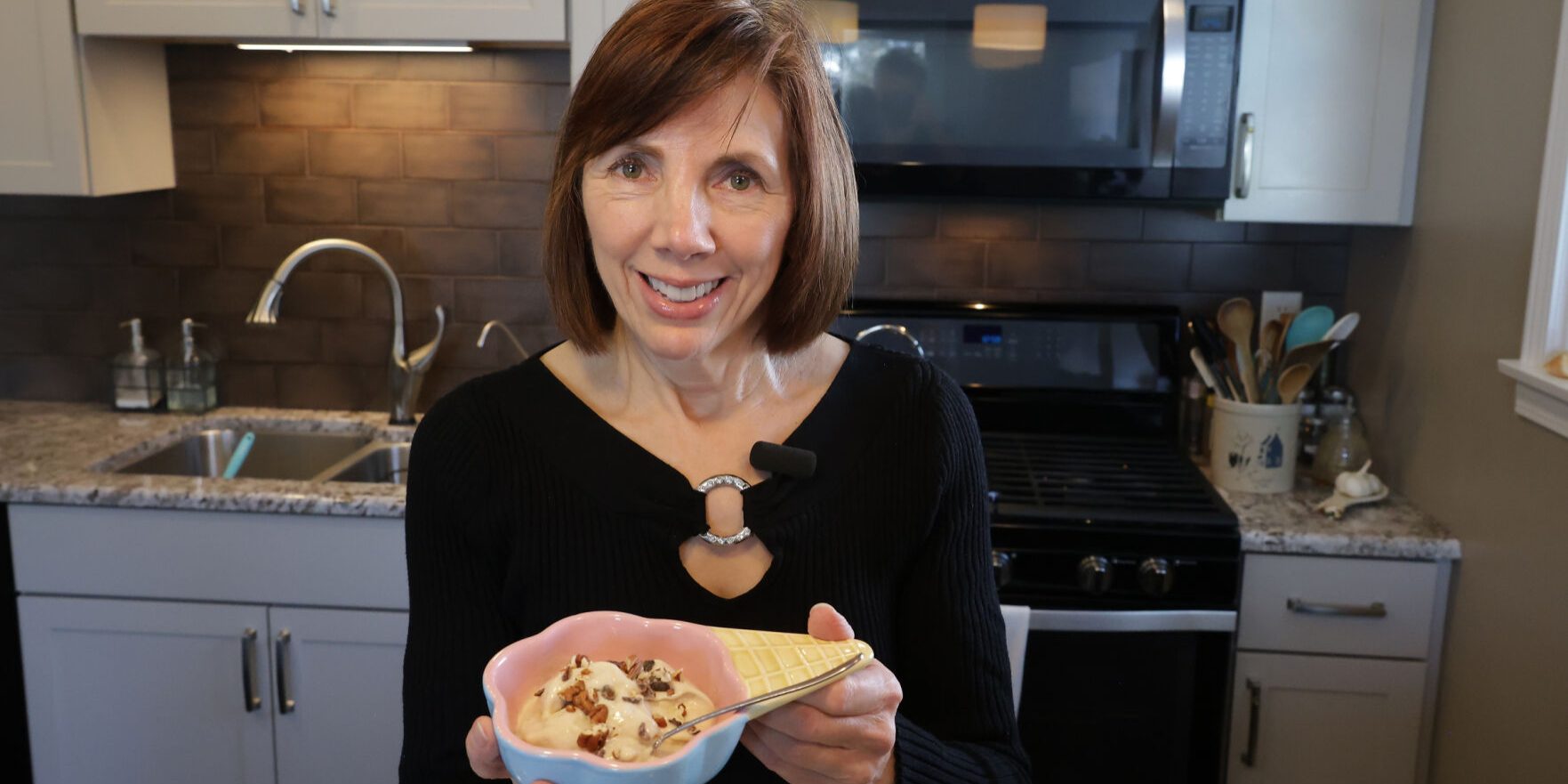 Get HealthyFood PyramidCarol Slager makes a healthy ”nice” cream treat from frozen bananas and plant based milk.